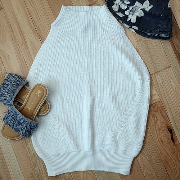 525 America Tops - 525 america mock neck sleeveless sweater large EUC